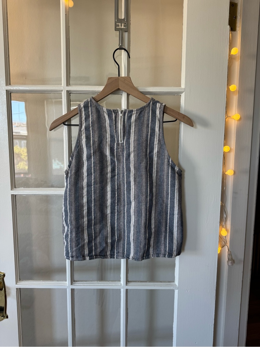 Paper Crane Linen Blend Vertical Striped Sleeveless Tank Top - Blue and White - Picture 2 of 6